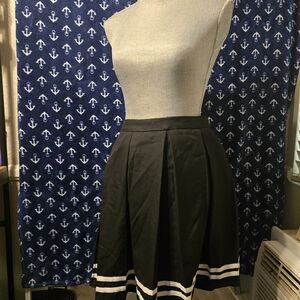 Hot Topic Black Skater Skirt Knee-Length Pleated